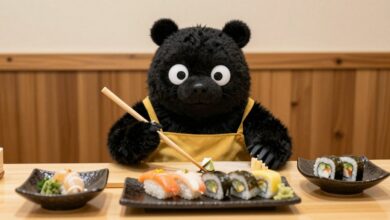 Kuma Sushi Bar com um urso chef preparando pratos de sushi em um restaurante acolhedor